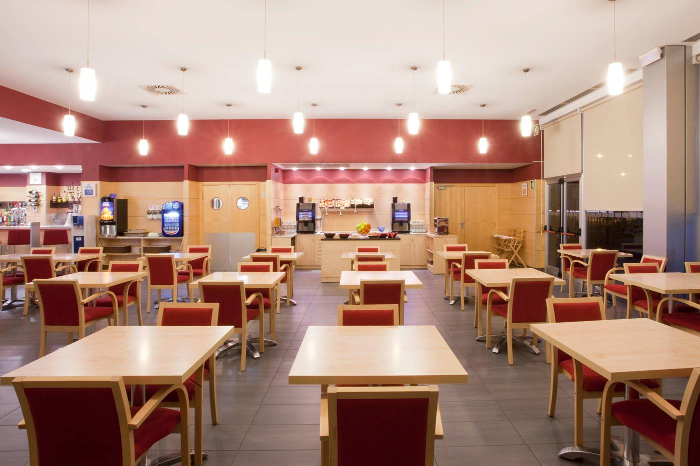 Holiday-Inn-Express-Malaga-Airport-Restaurant-15