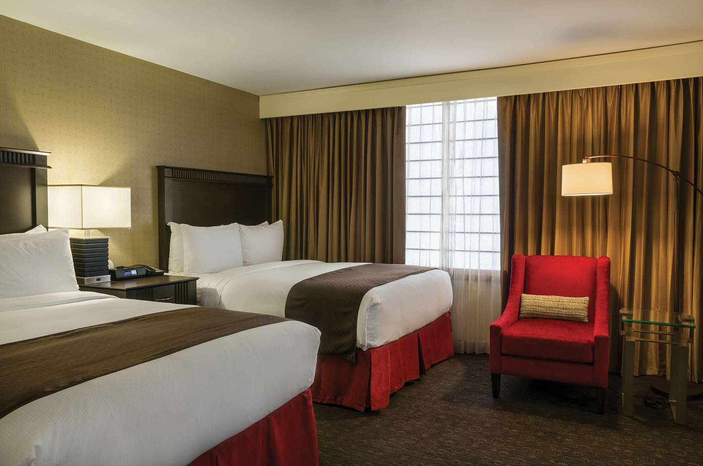 Doubletree-by-Hilton-Los-Angeles-Downtown-Room-23