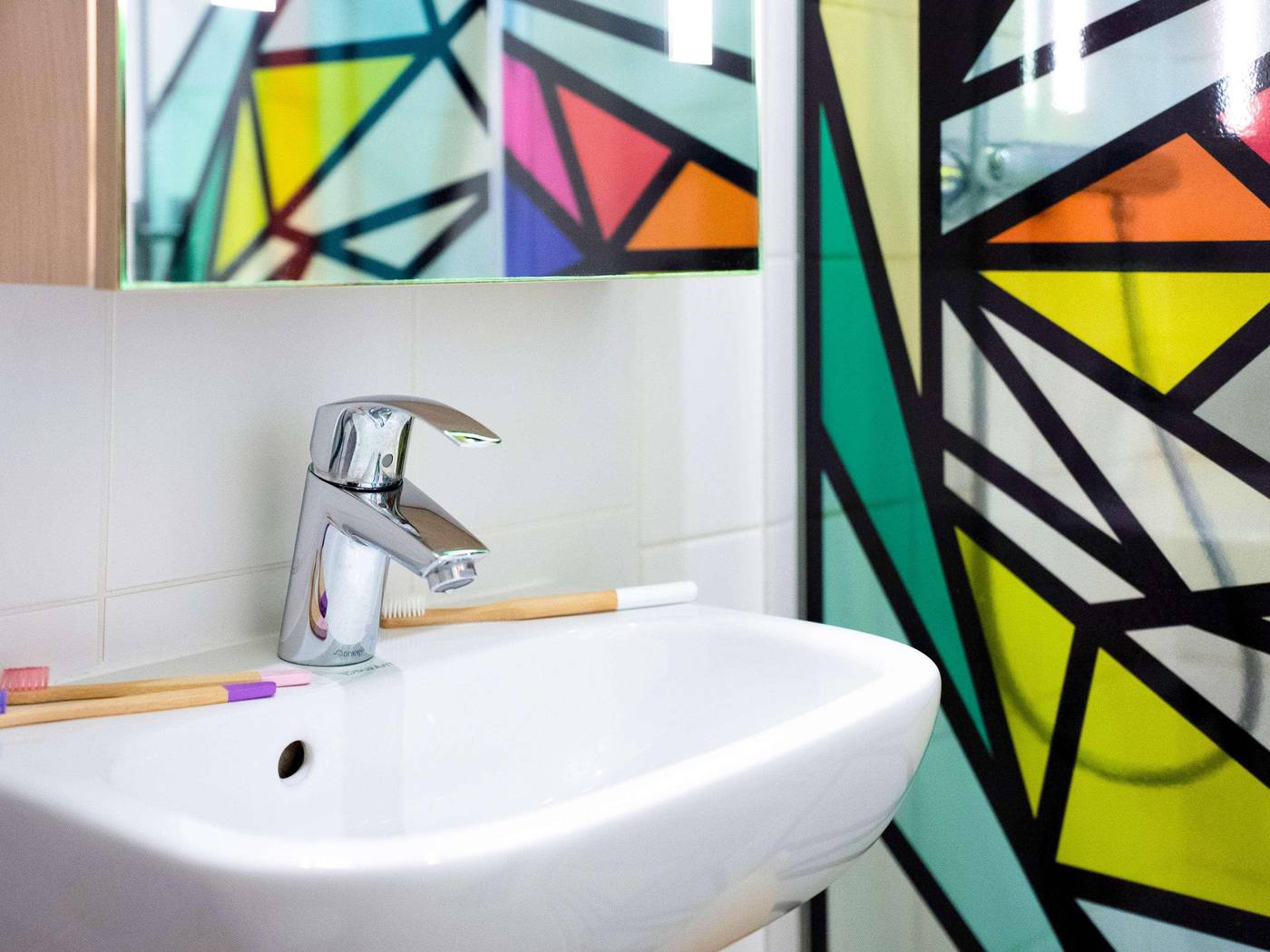 ibis-Styles-Paris-Maine-Montparnasse-Room-42