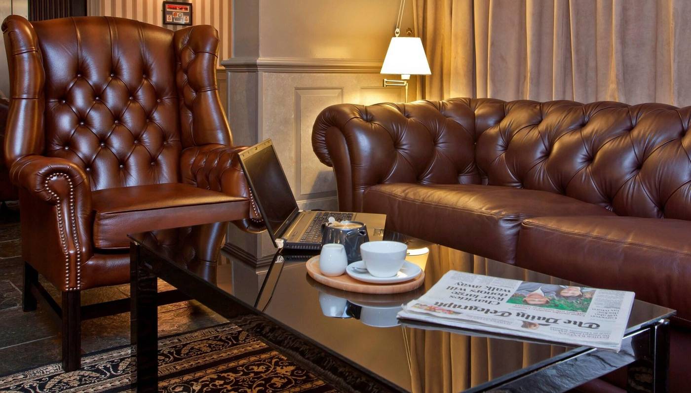 Cobo-Bay-Hotel-Lobby-4