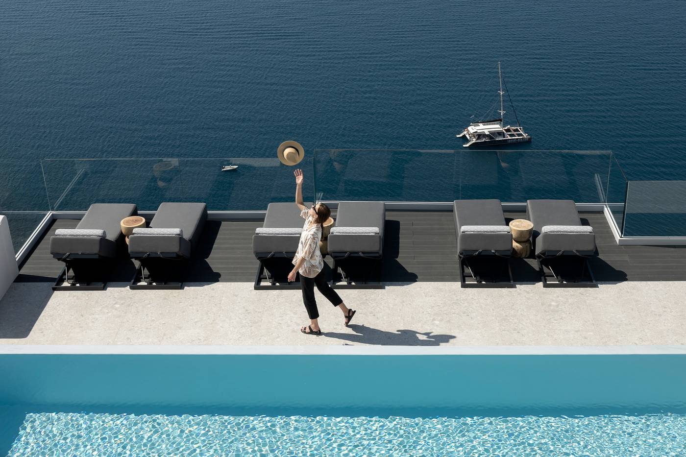 Hom-Santorini-Pool-8