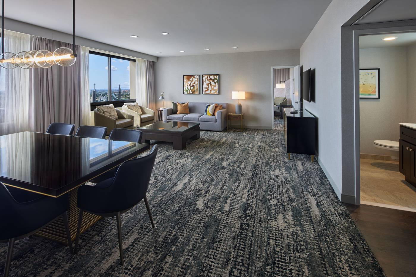 Hotel-Fera-Anaheim--a-DoubleTree-by-Hilto-Room-11