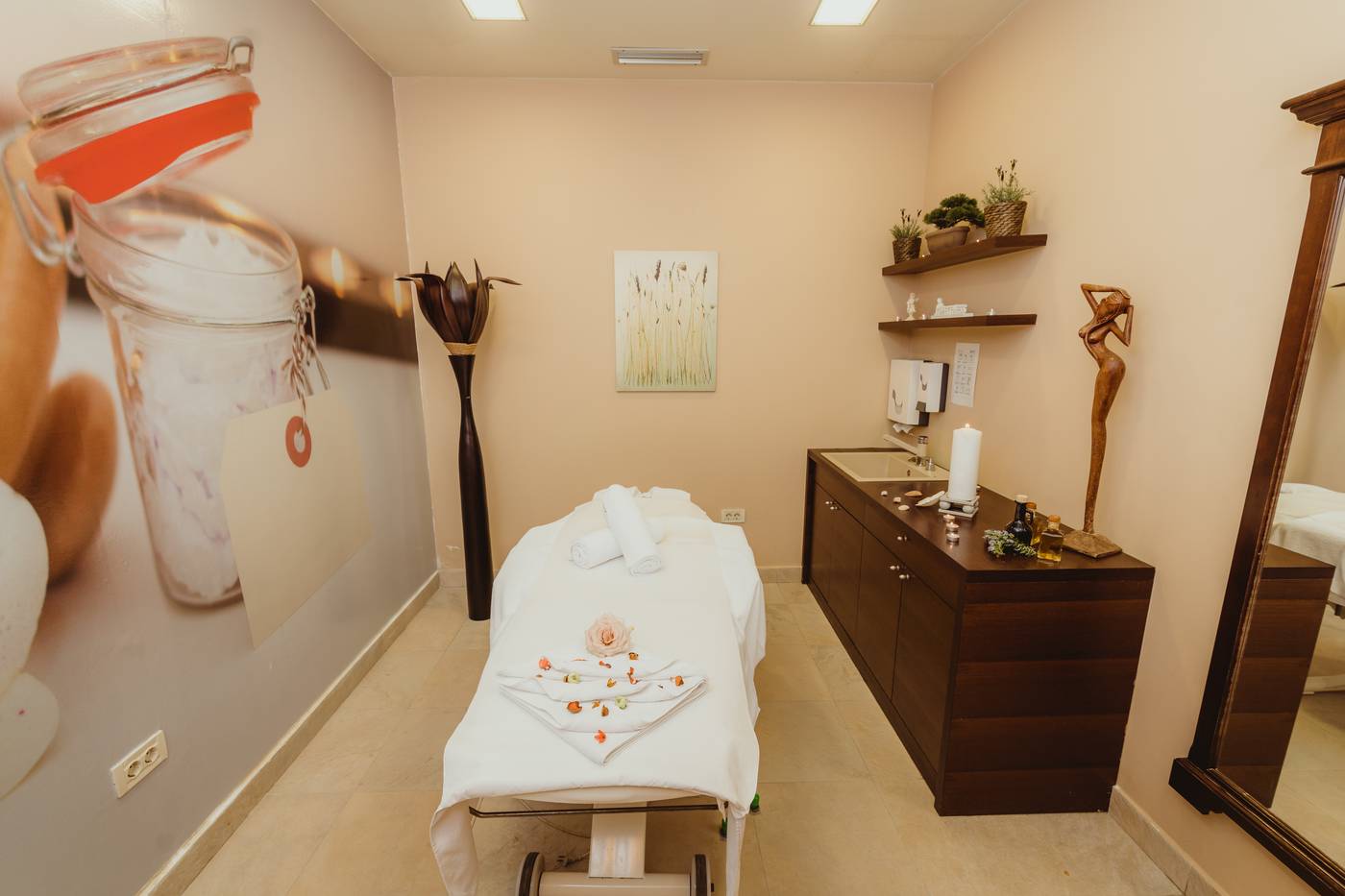 Luna-Island-Hotel-Sports-and-Entertainment-55