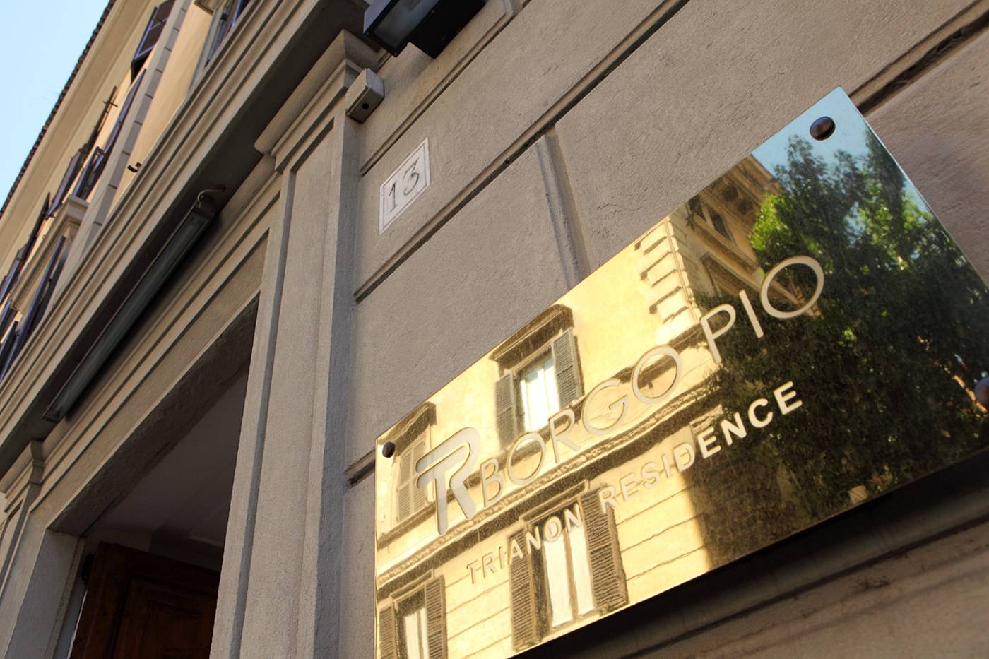 Residence-Trianon-Borgo-Pio-General-view-9