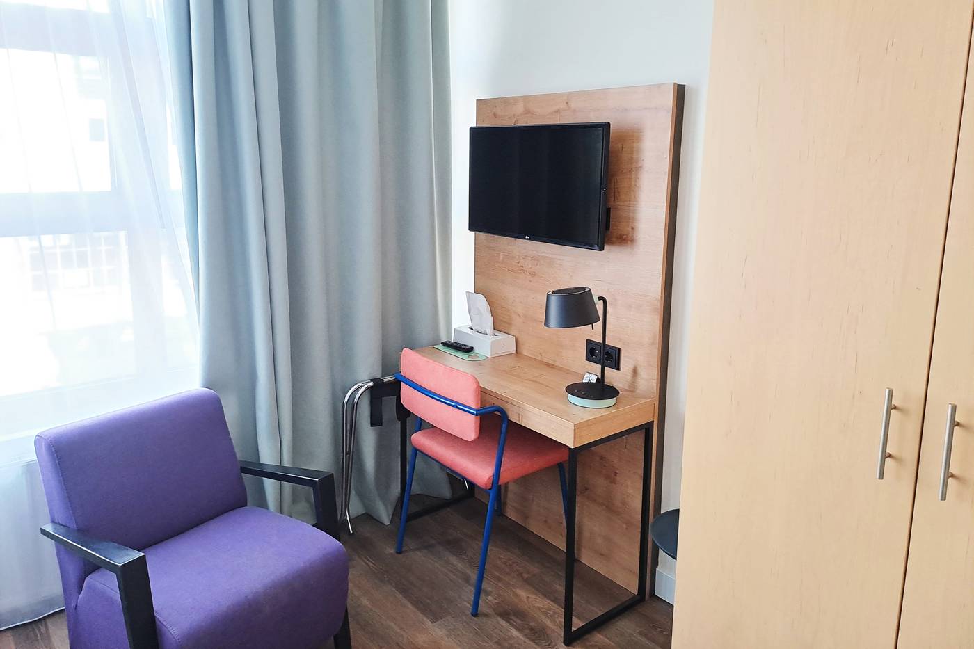 Hotel-City-B-Room-48