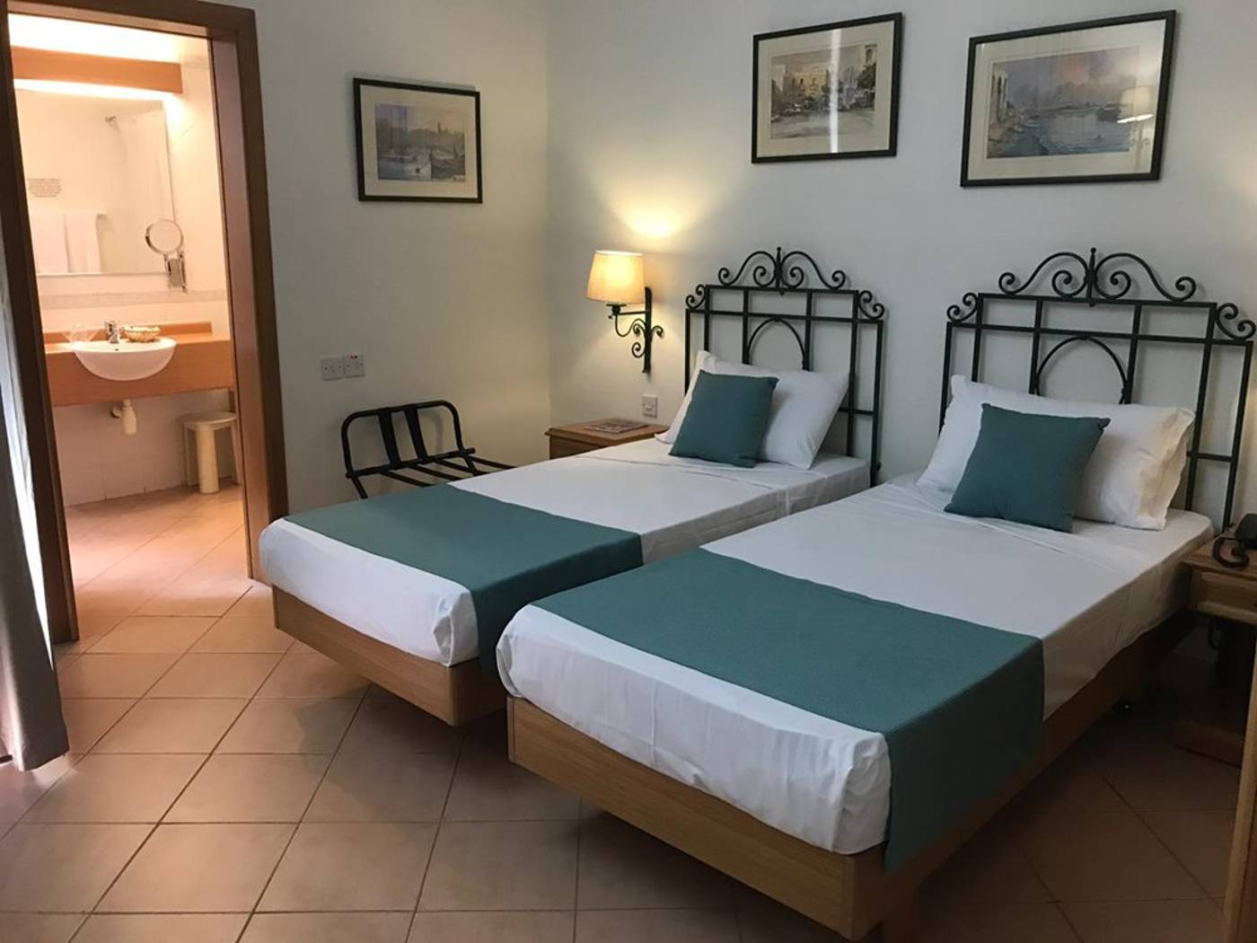 Kennedy-Nova-Room-18