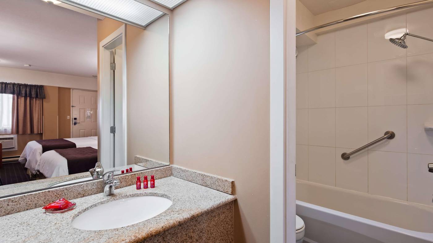 SureStay-by-Best-Western-North-Vancouver-Capilano-Room-19