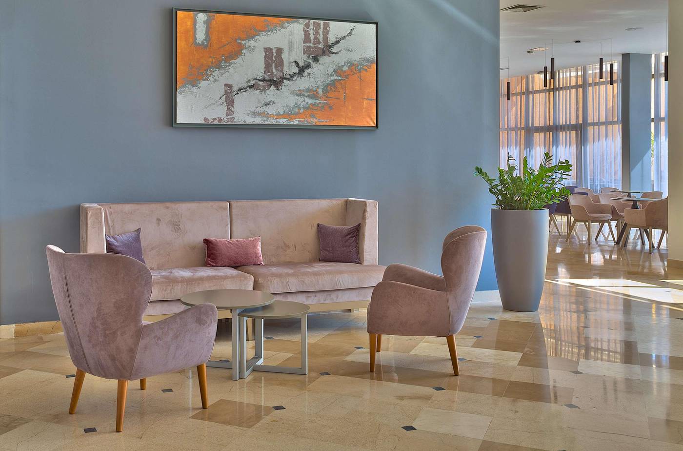 Hotel-Holiday-Lobby-53