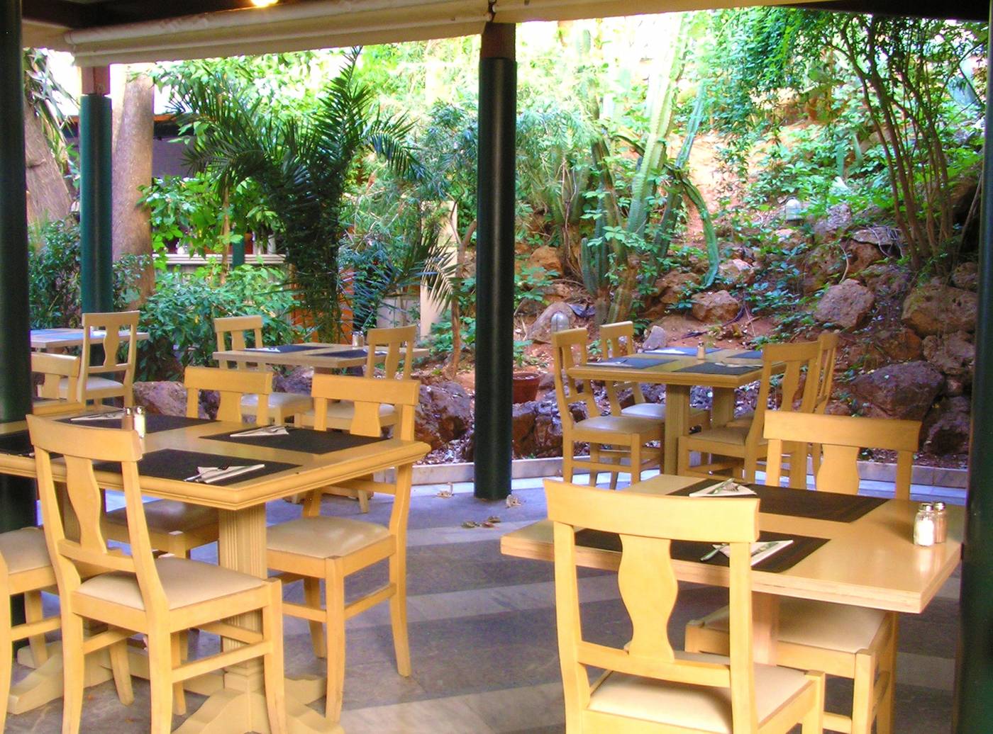 Santa-Marina-Restaurant-10