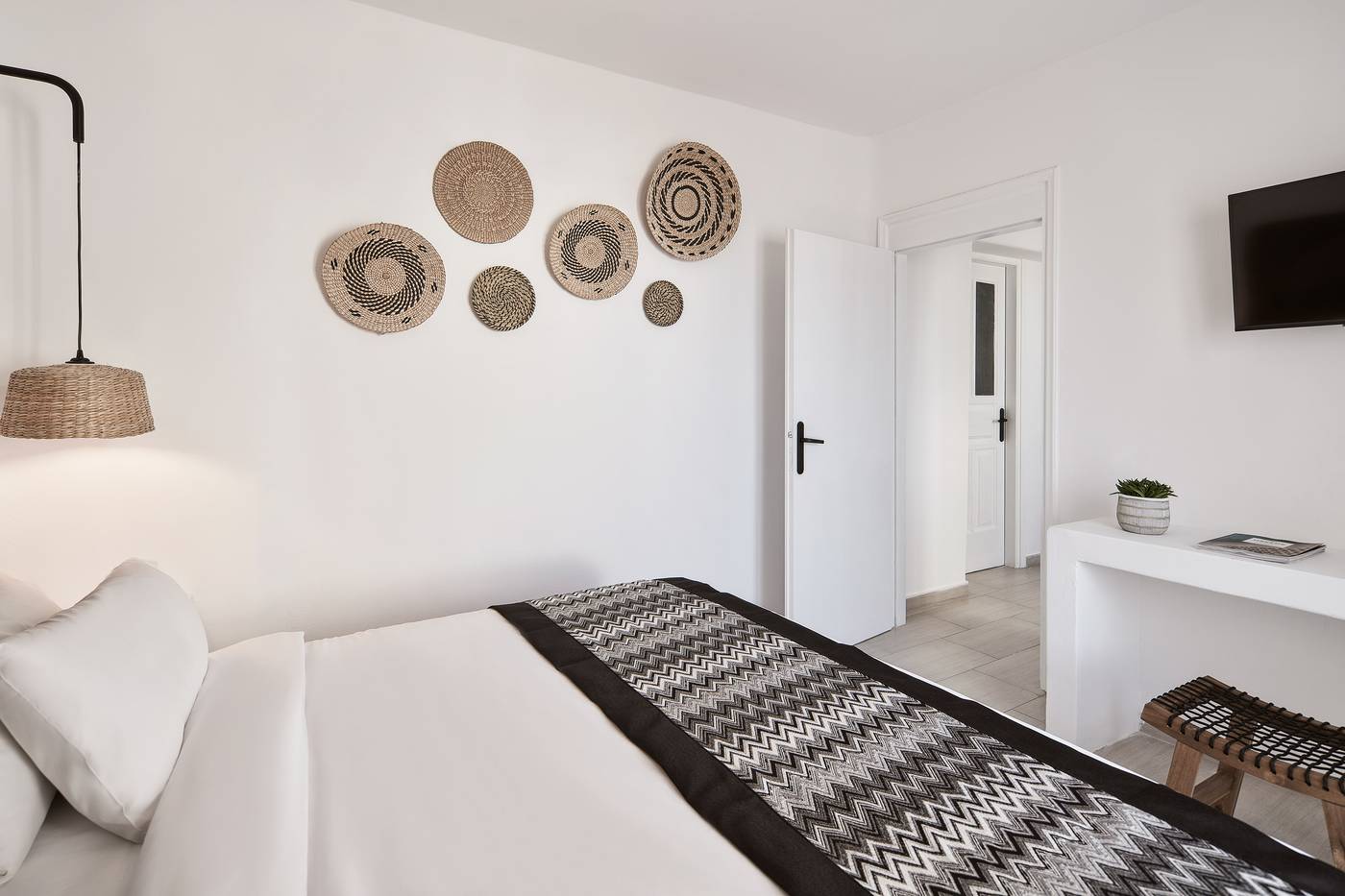 Mr---Mrs-White-Mykonos-Room-29