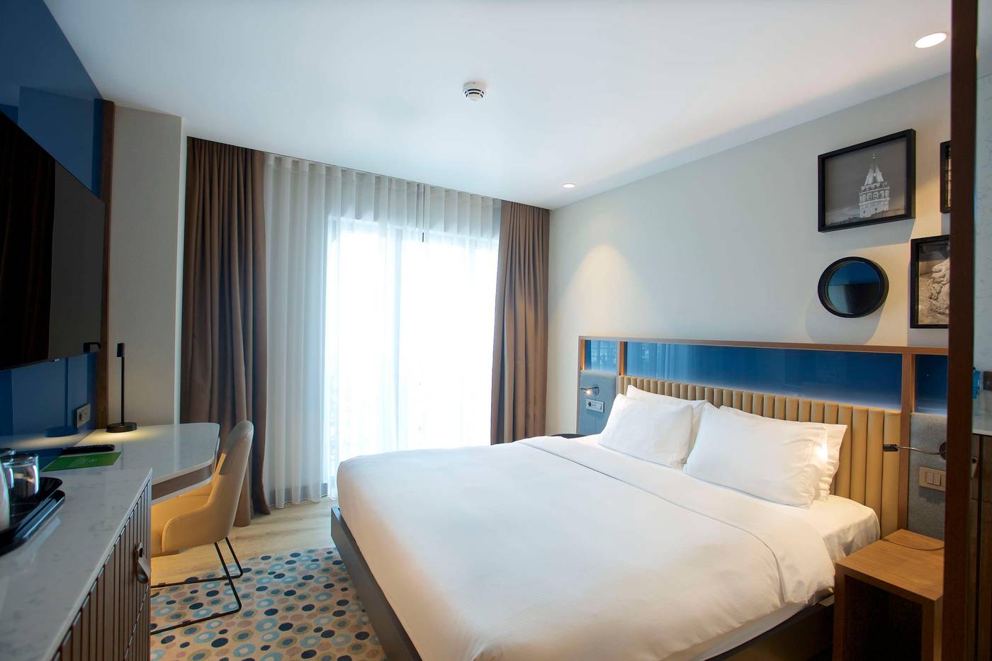 Hampton-by-Hilton-Istanbul-Old-City-Room-37
