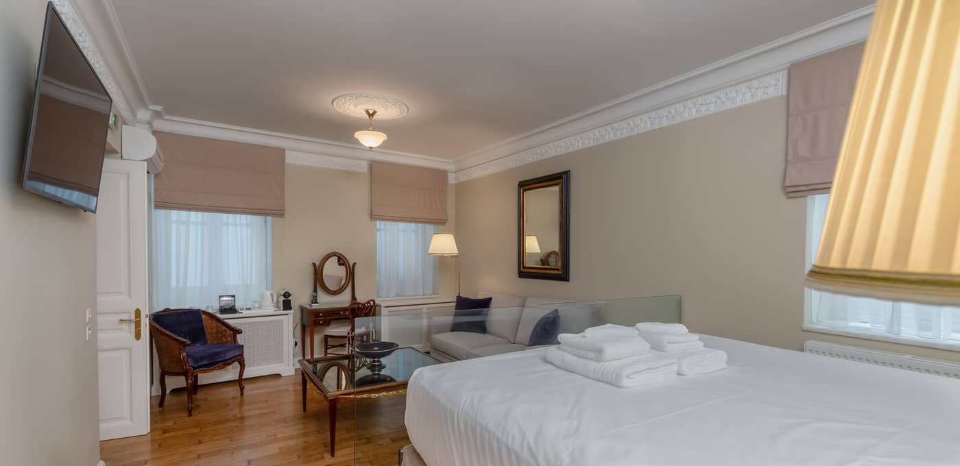 Noble-Suites-Room-25