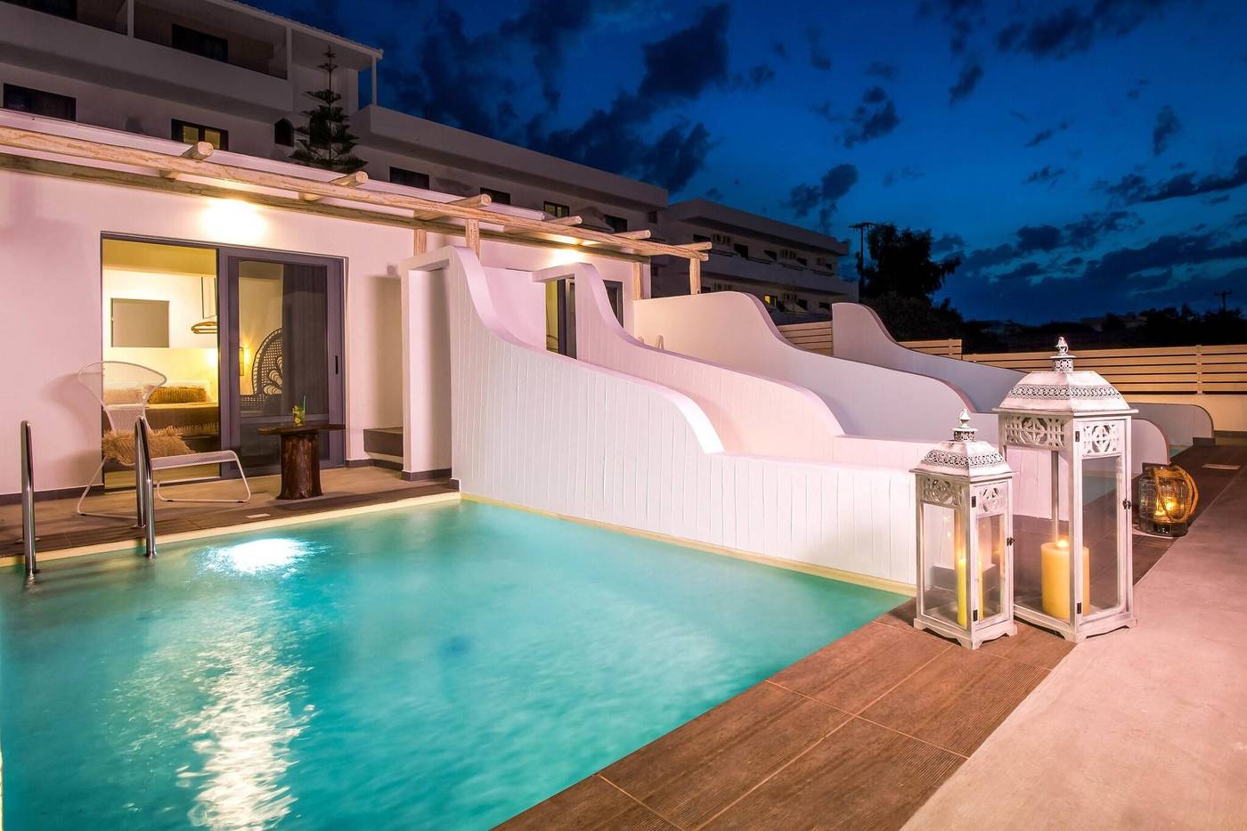 Malibu-Boutique-Room-8