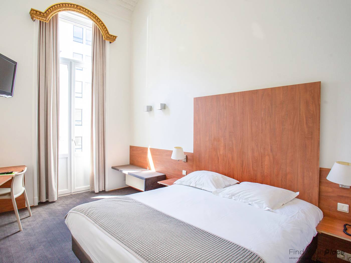 Hotel-Du-Congres-Room-8