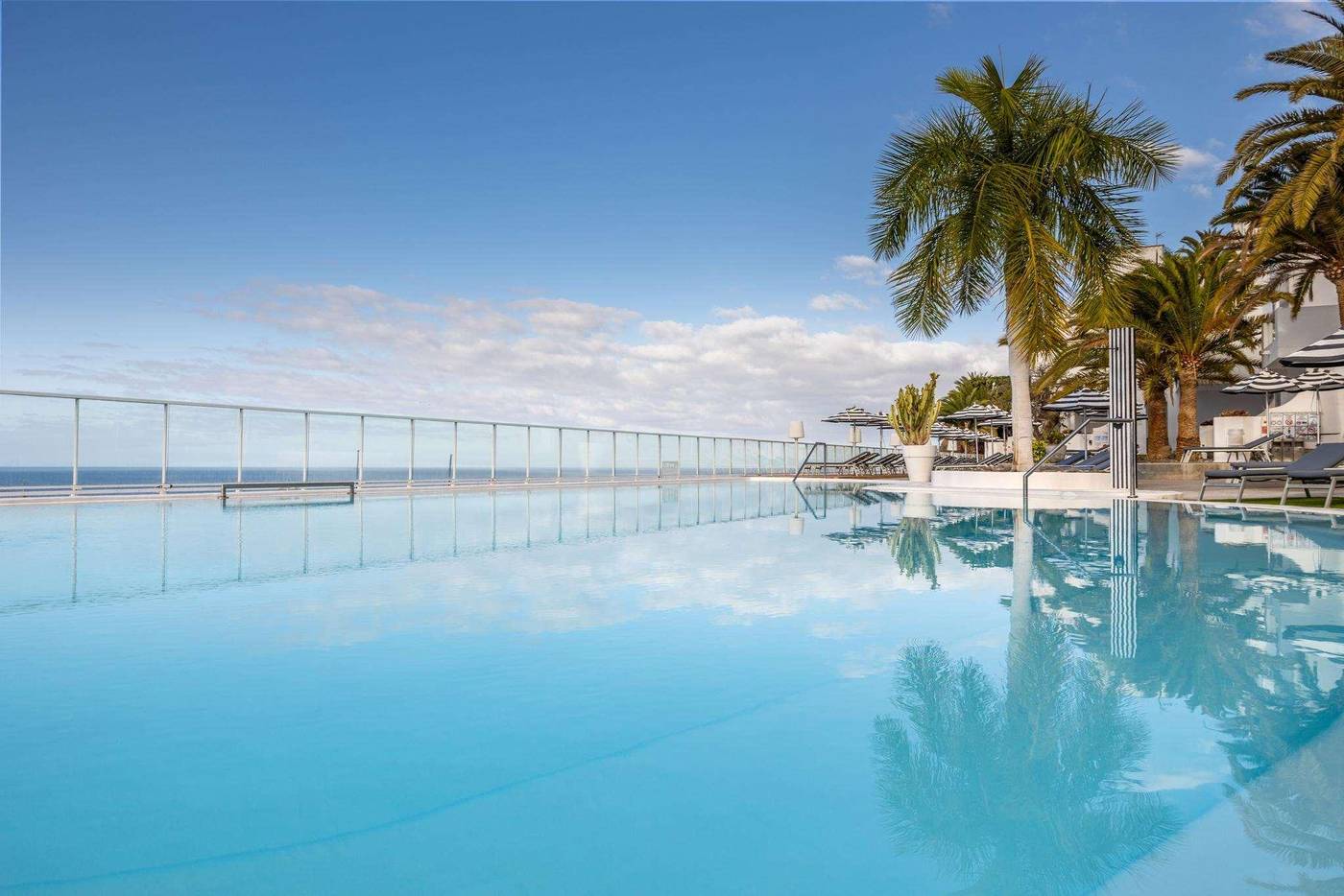 Marina-Bayview---Adults-Only-Pool-11