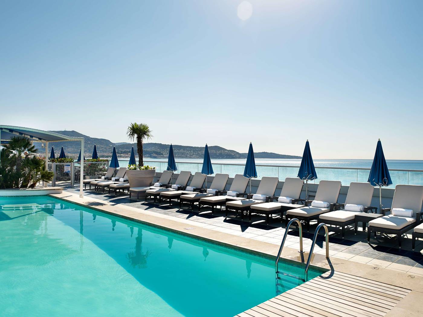 Radisson-Blu-Hotel-Nice-Pool-1