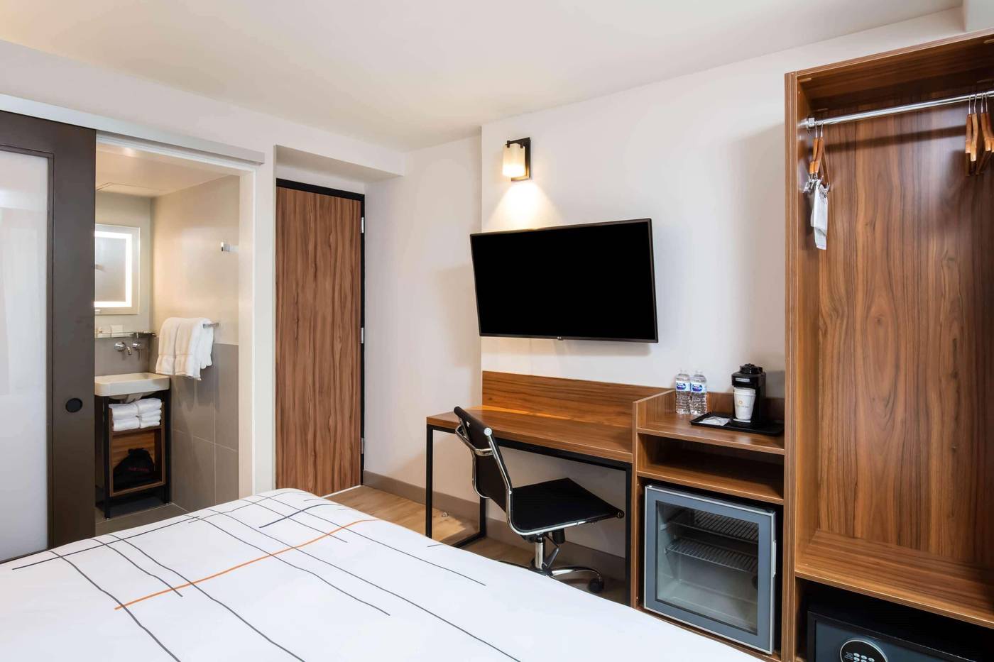 La-Quinta-Inn-and-Suites-Times-Square-South-Room-22