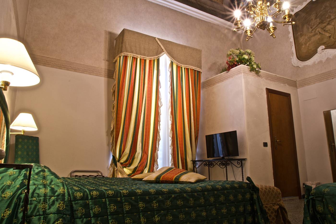 Hotel-La-Luna-Room-19