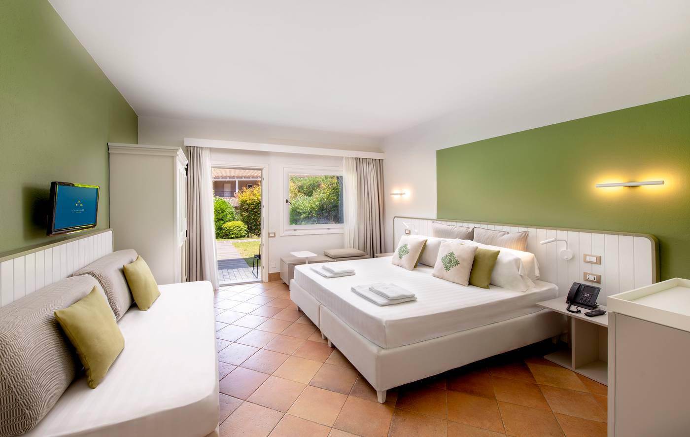 Chia-Laguna---Hotel-Village-Room-19