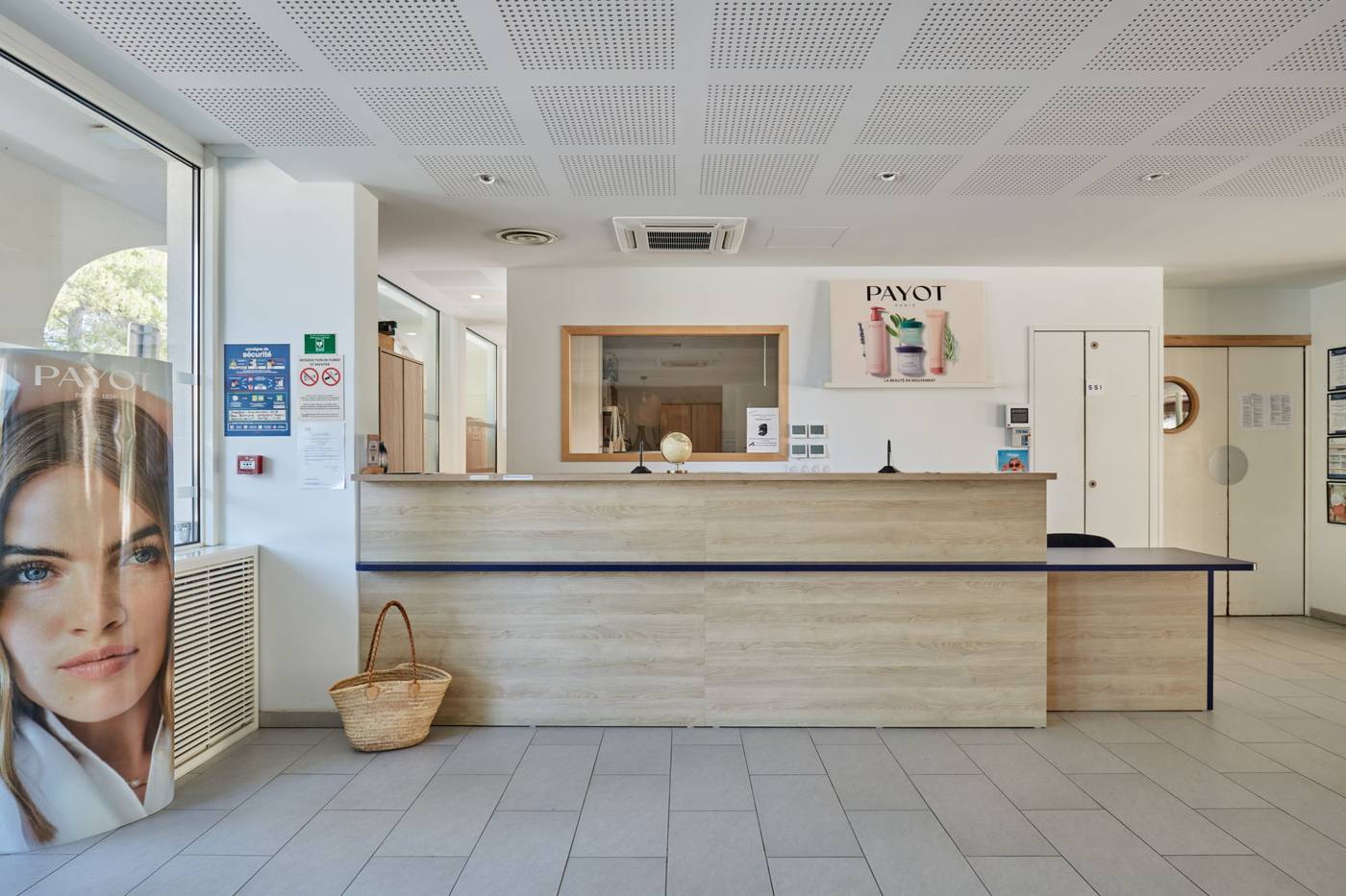 Residence-Prestige-Odalys-Les-Canissons-Lobby-62