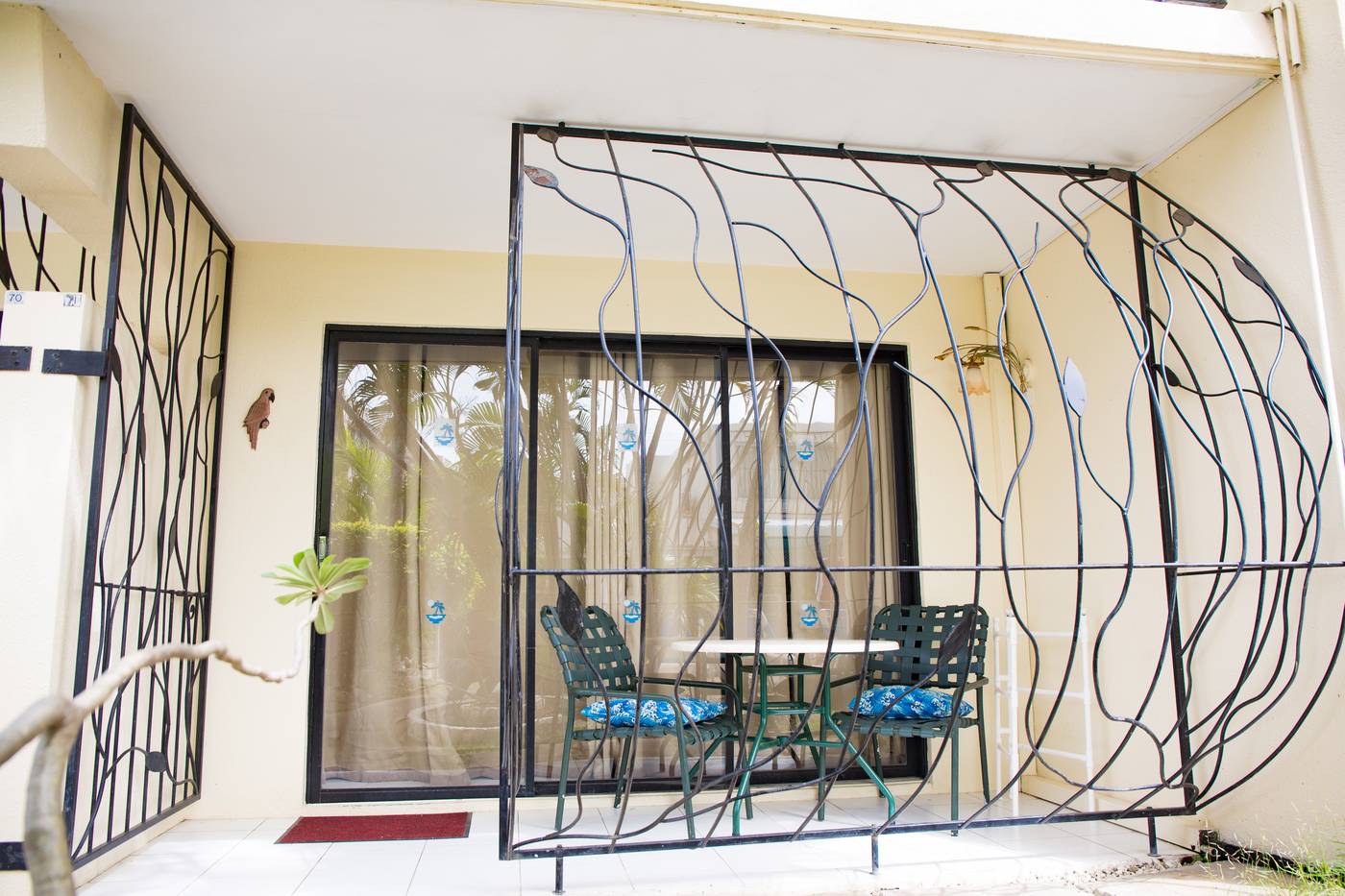 Pirate-s-Inn-Hotel-----Terrace-10