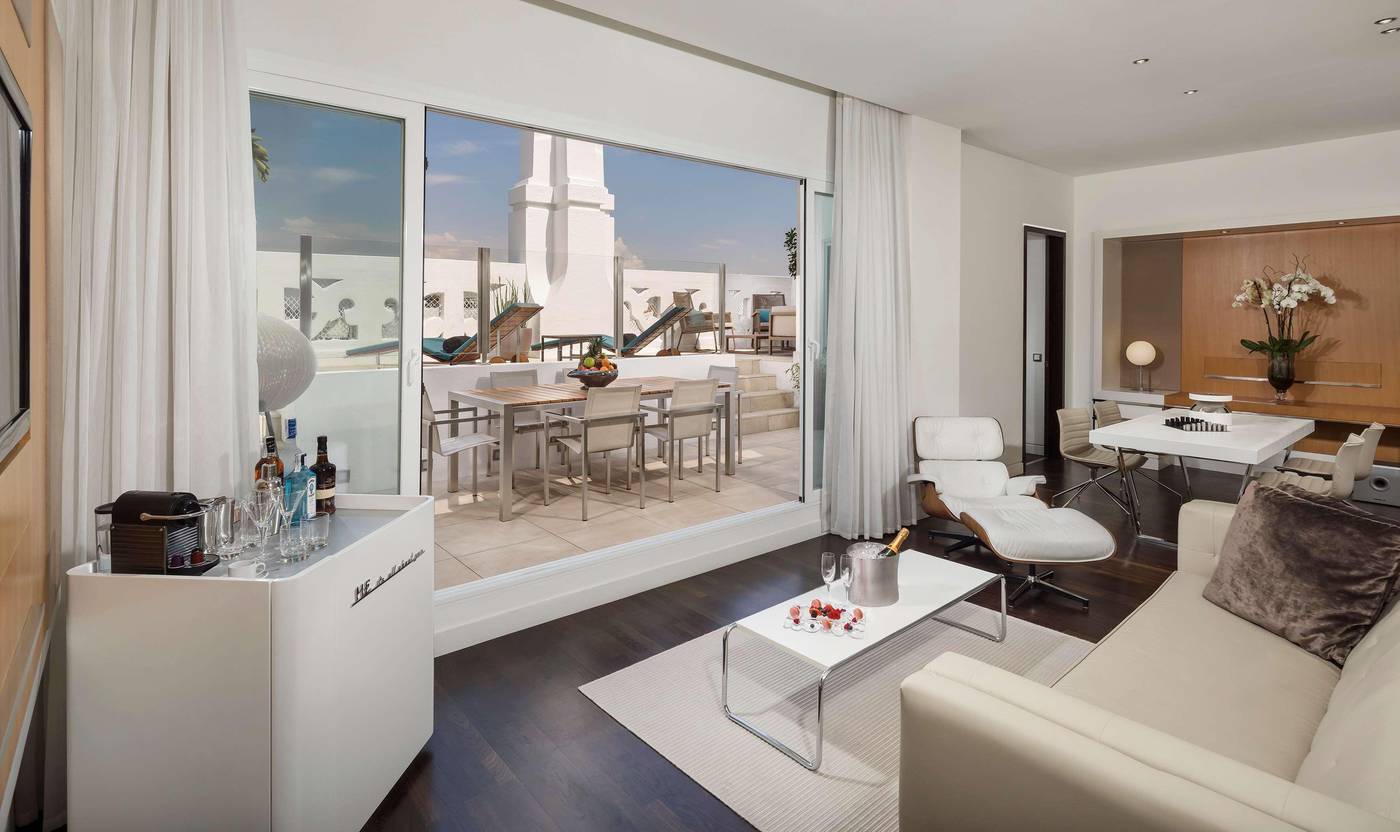 ME-Madrid-Reina-Victoria-Room-7