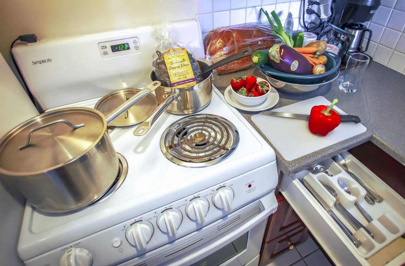 Century-Plaza-Hotel---Spa-Vancouver-Room-10