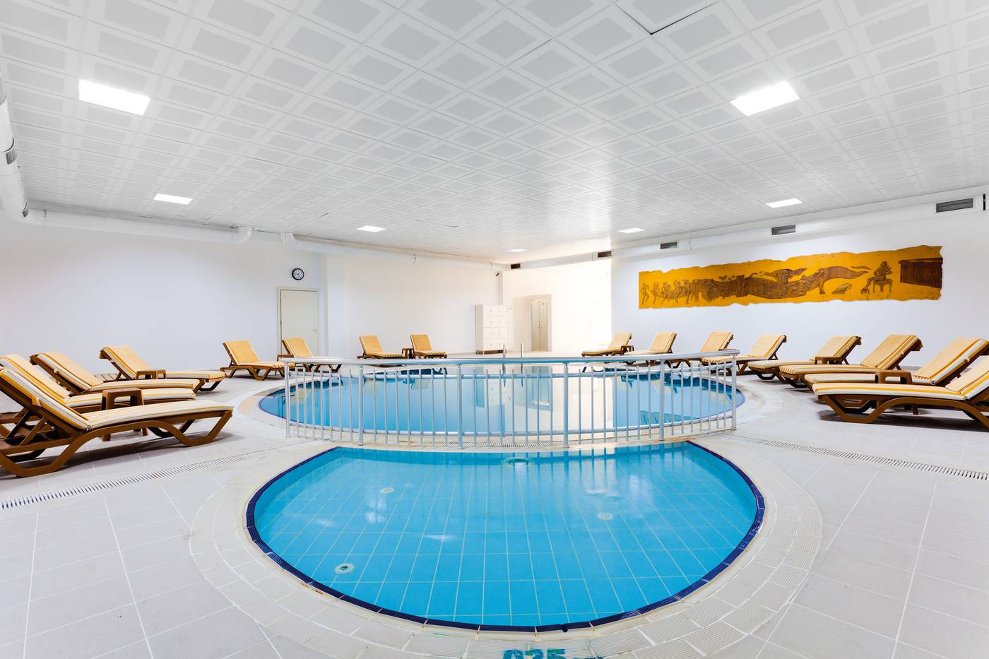 Febeach-Hotel-Side-Pool-31