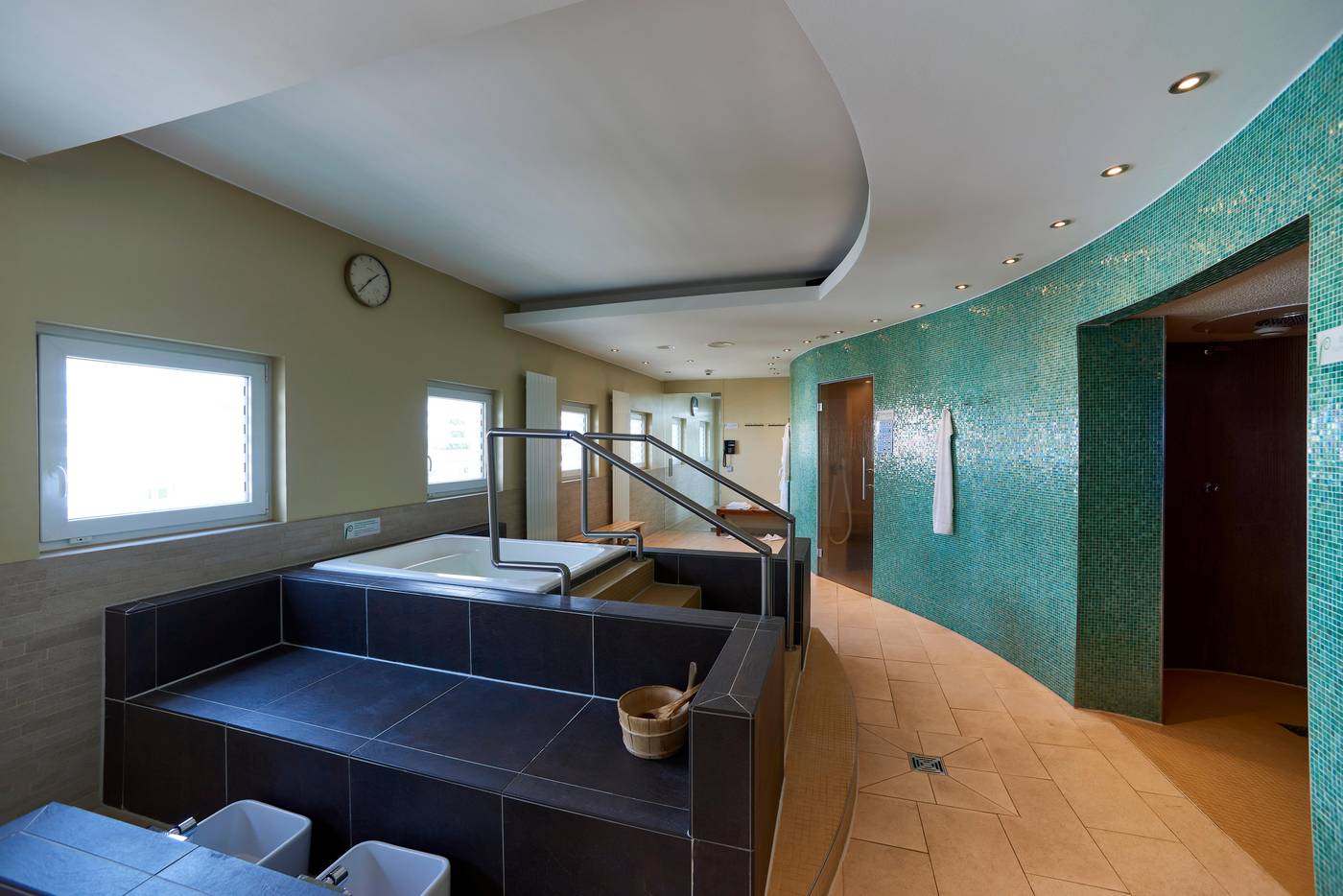 Holiday-Inn-Berlin-Airport-Conference-Center-Sports-and-Entertainment-57