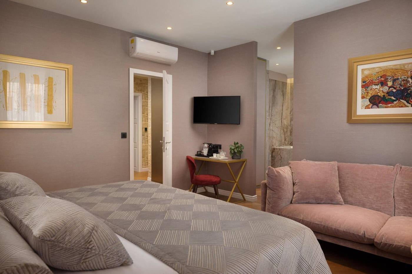 Five-Elements-Luxury-Rooms-Room-15