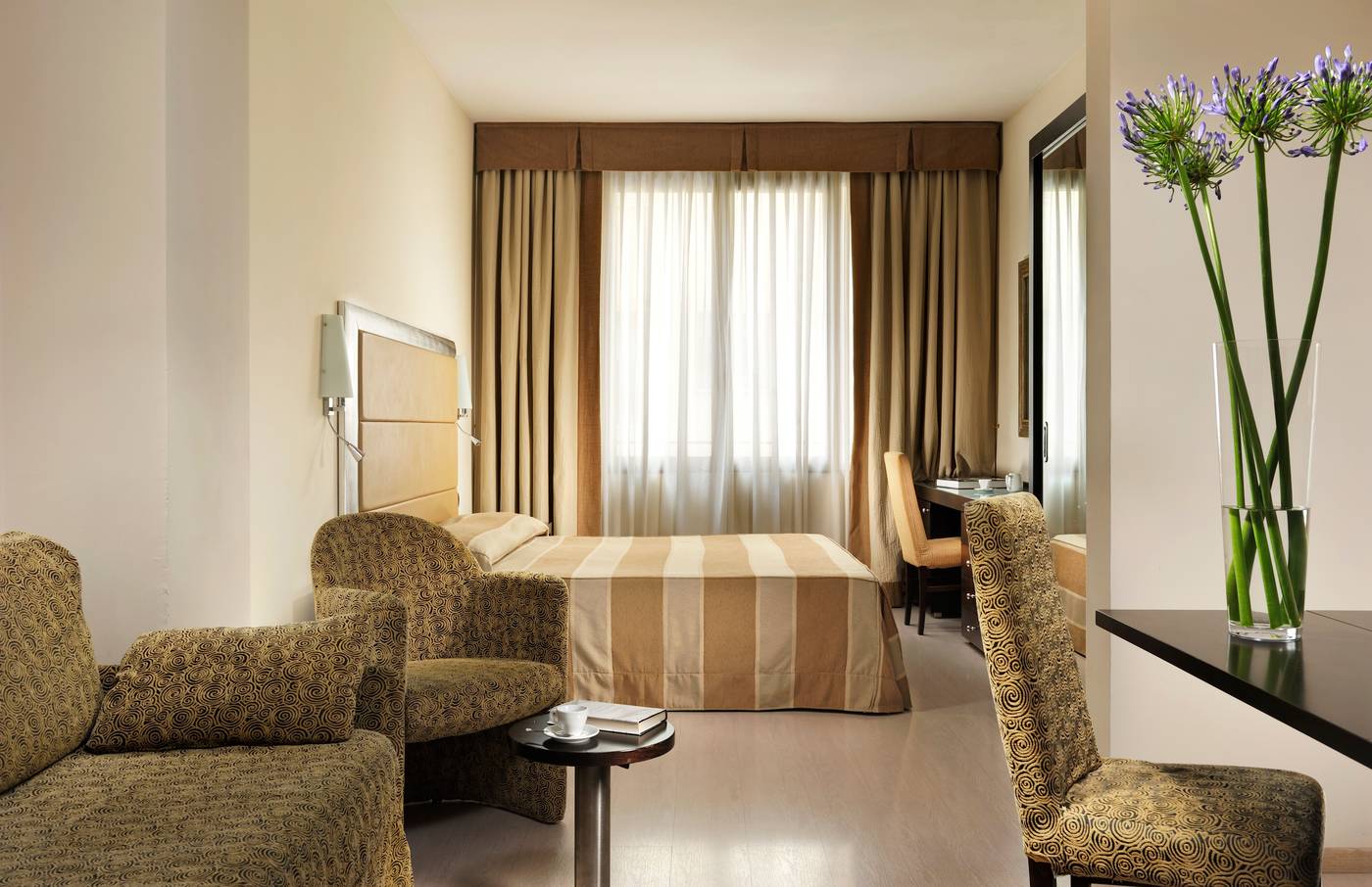 Grand-hotel-Mediterraneo-Room-48