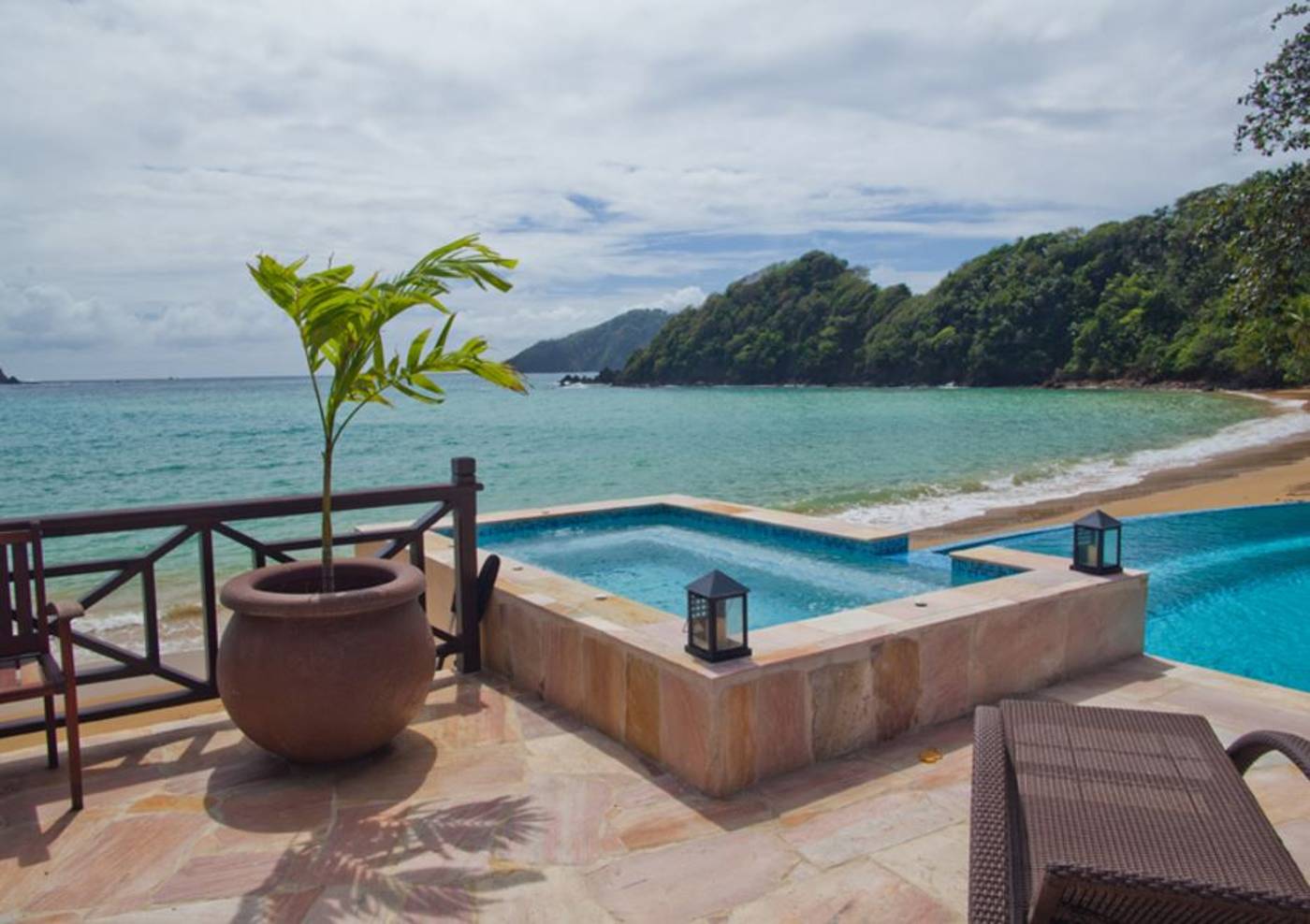 Blue-Waters-Inn-Pool-20