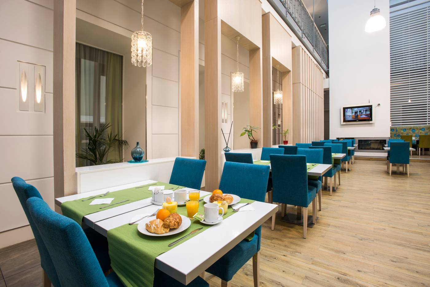 Atrium-Fashion-Hotel-Restaurant-49