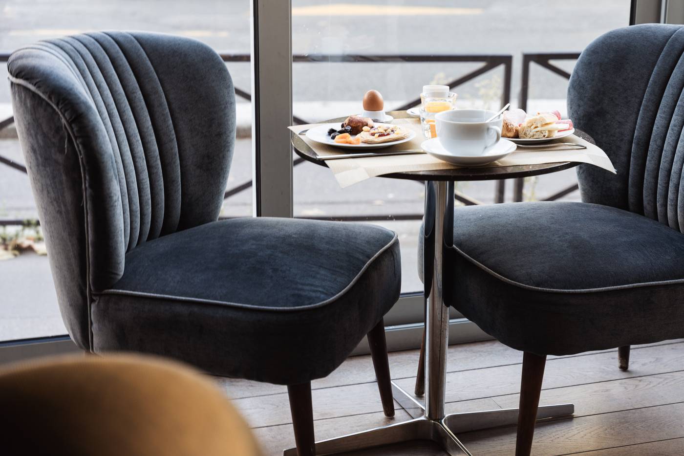 Hotel-Eiffel-Segur-Restaurant-8