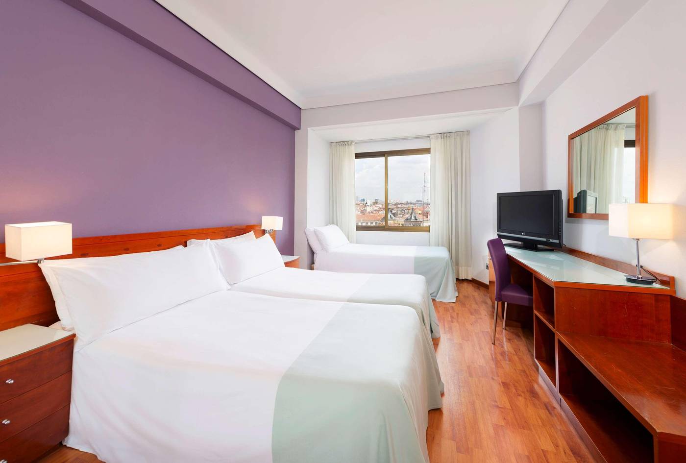 Hotel-Madrid-Centro-Affiliated-by-Melia-Room-10