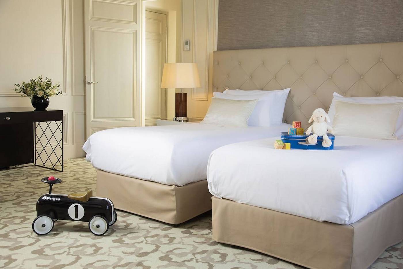 Waldorf-Astoria-Versailles---Trianon-Palace-Room-43