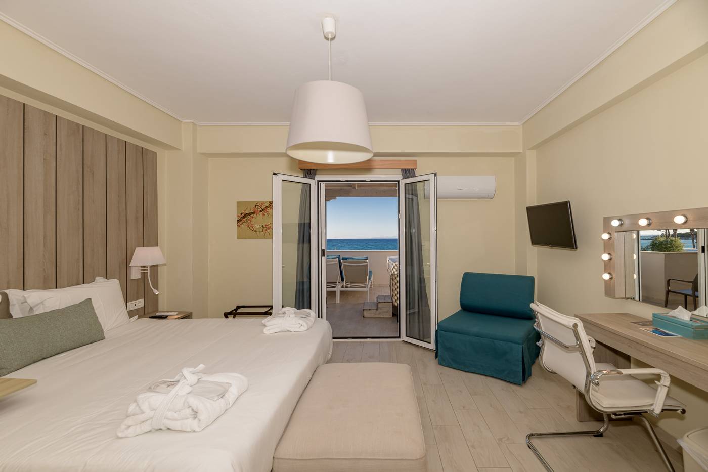 Iakinthos-Tsilivi-Beach-Room-17