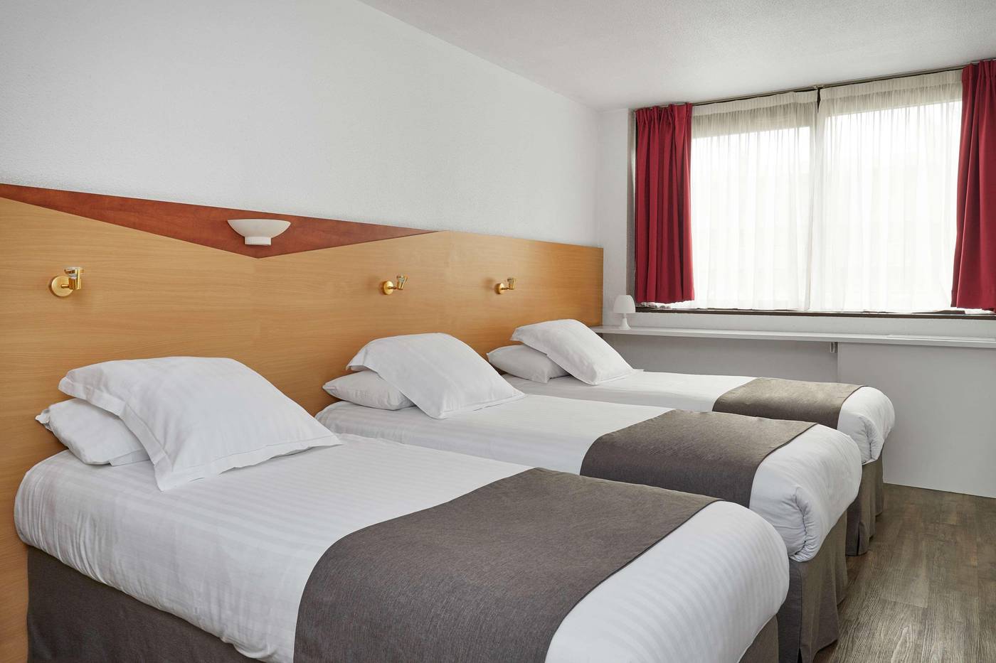 Kyriad-Nice-Ouest-Stade-Saint-Isidore-Room-8