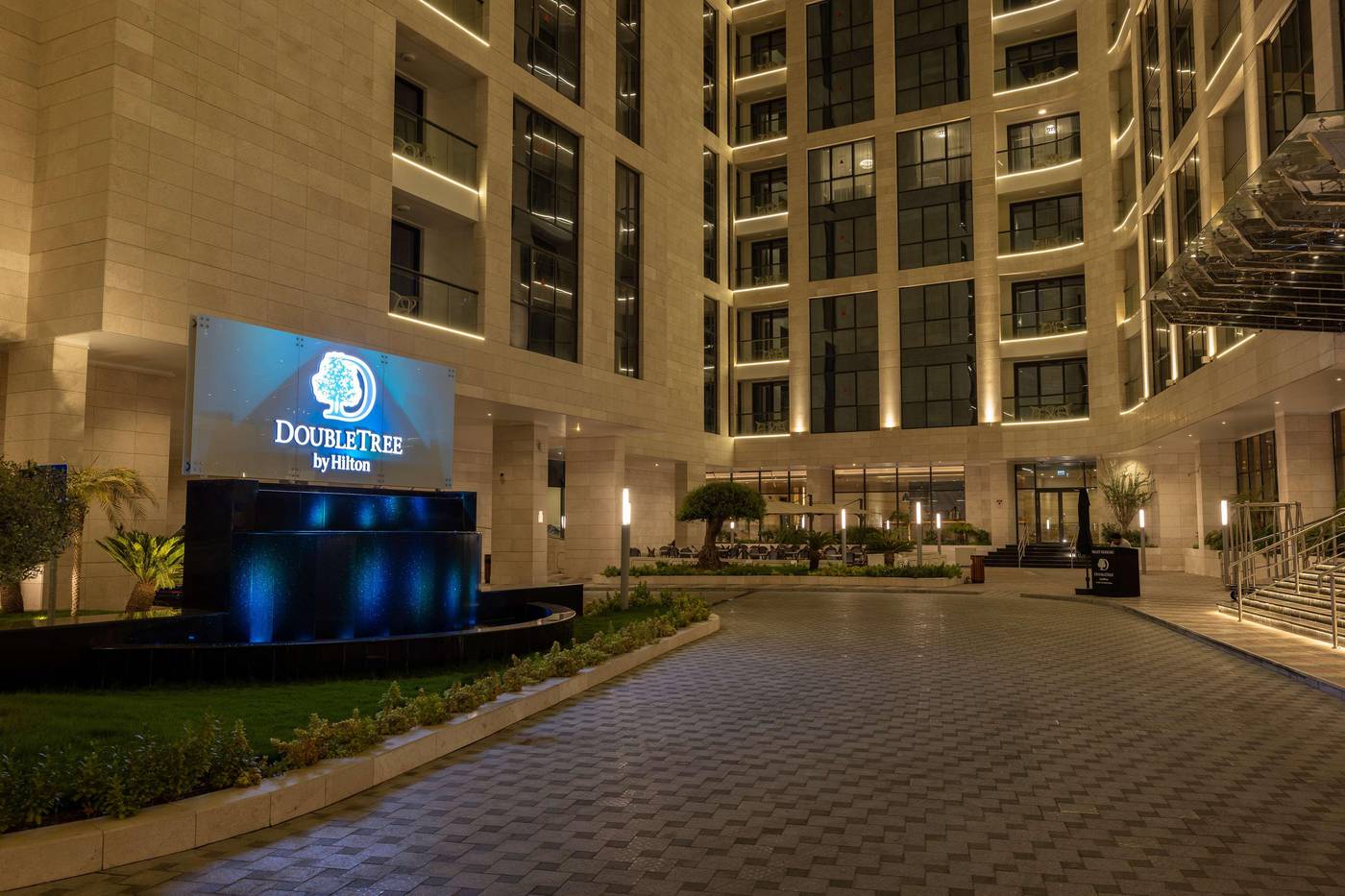 DoubleTree-by-Hilton-Doha-Downtown-General-view-61