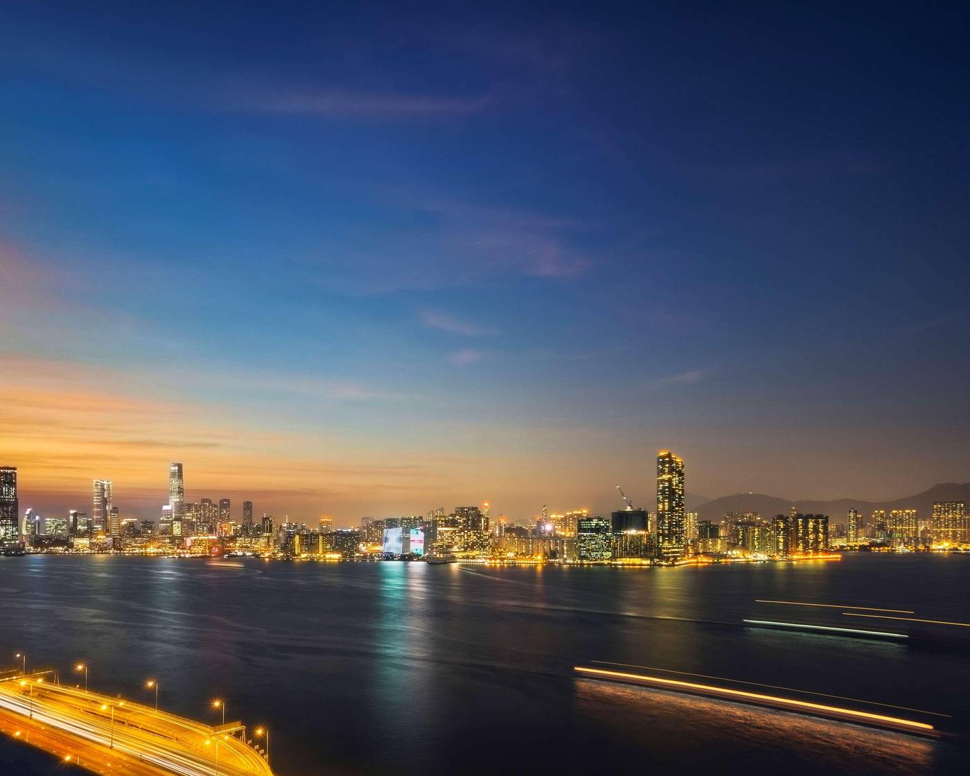 Hyatt-Centric-Victoria-Harbour-General-view-11