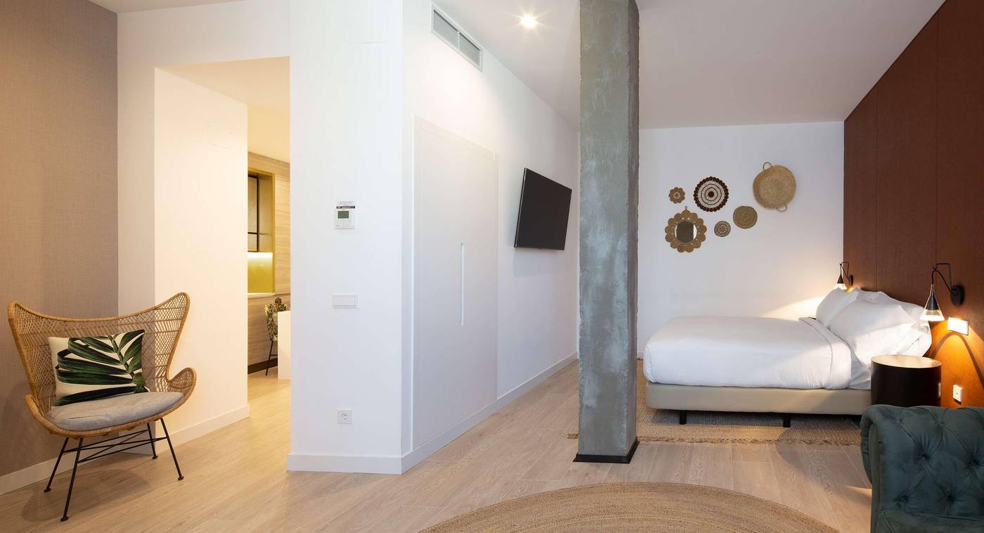 Atocha-Hotel-Madrid--Tapestry-Collection-by-Hilton-Room-28