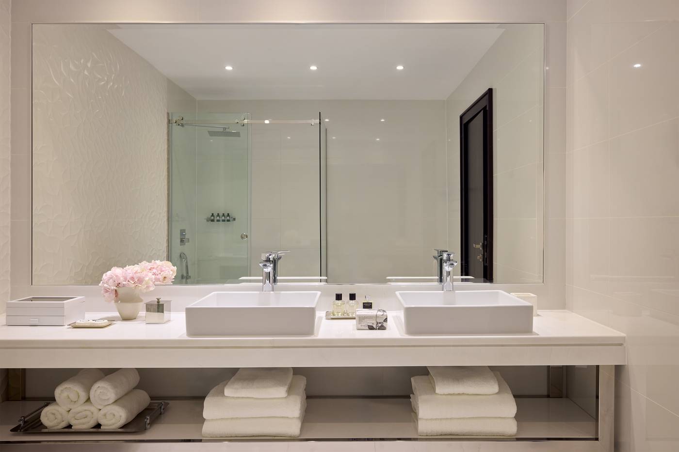 Pomegranate-Spa-Room-66