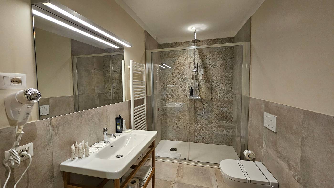 Borghese-Palace-Art-Hotel-Room-34