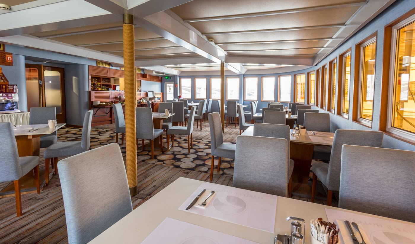 Grand-Jules-Boat-Hotel-Budapest-Restaurant-34