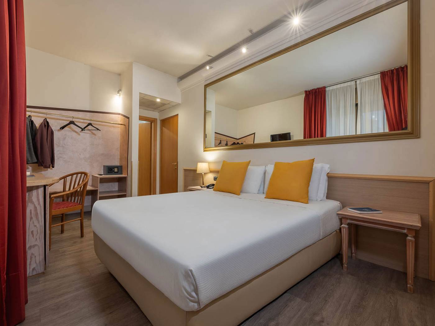 iH-Hotels-Milano-St--John-Room-10
