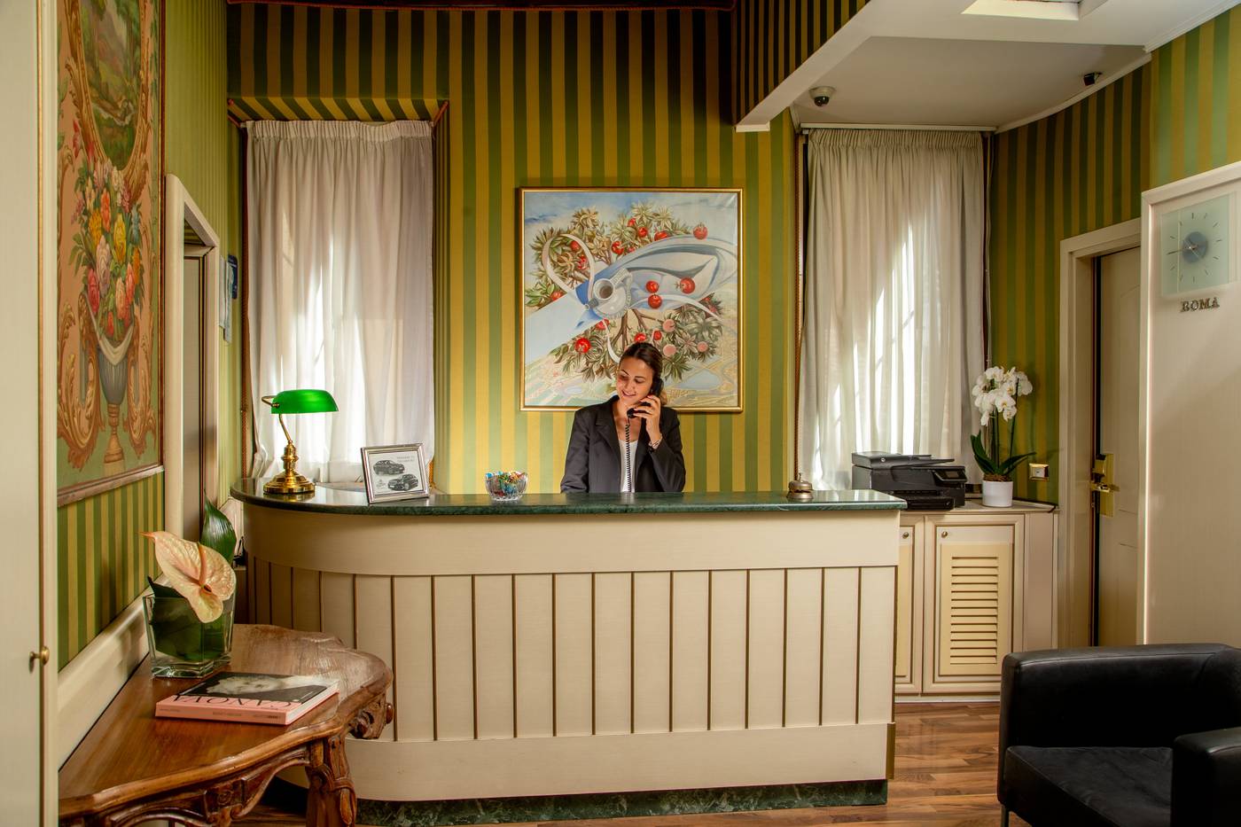 Residenza-Canova-Tadolini-Luxury-Rooms---Suites-Lobby-5