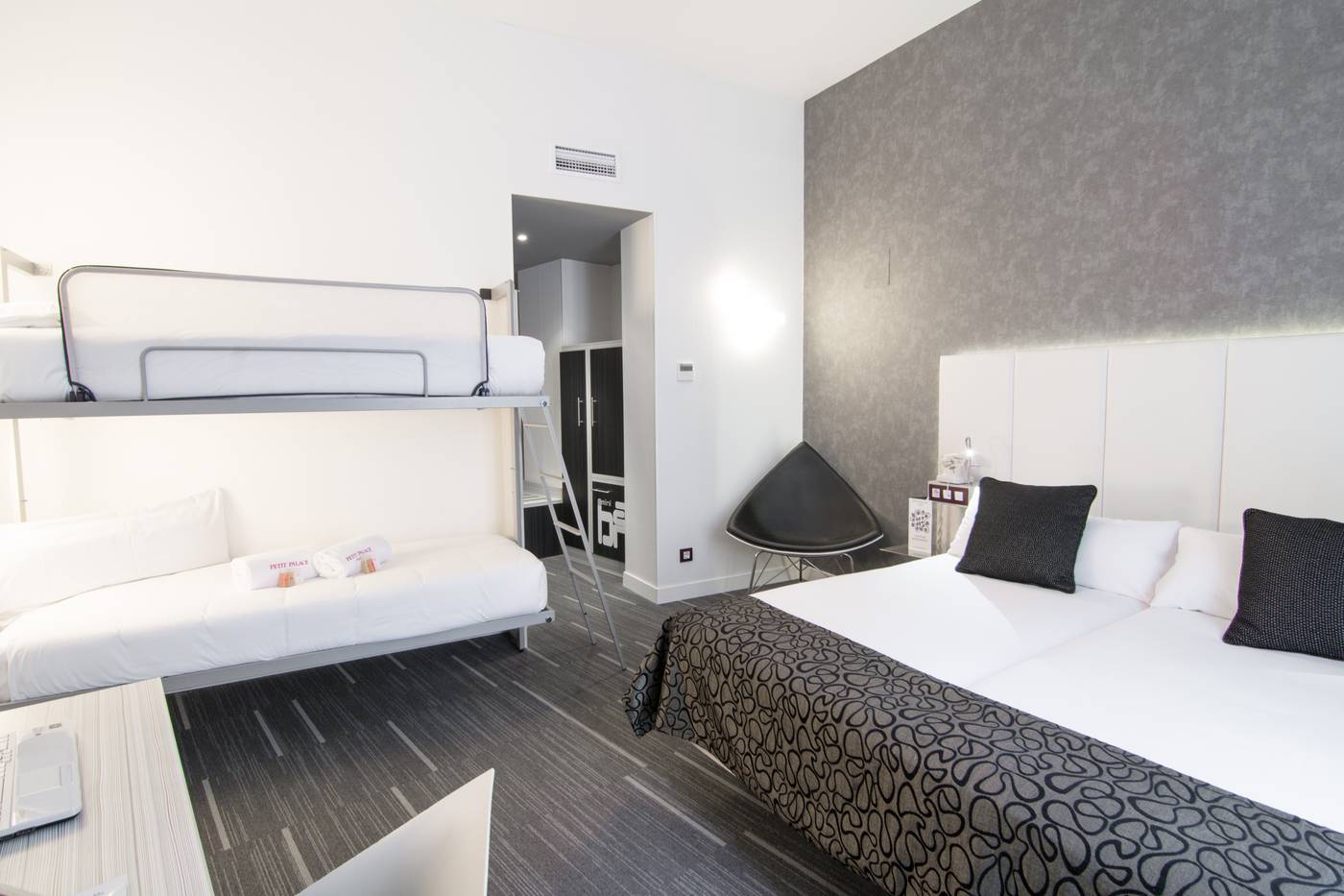 Petit-Palace-Santa-Barbara-Room-8