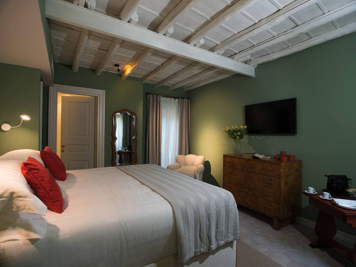 Palazzo-Caruso-Room-17