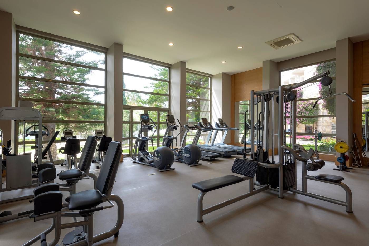 Barut-Hemera-Sports-and-Entertainment-64