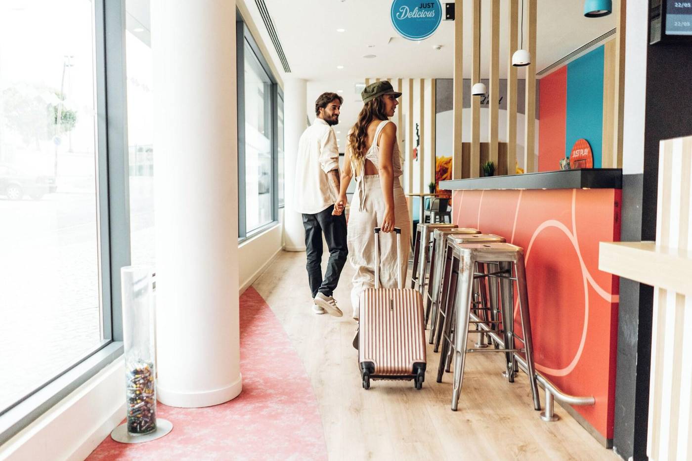 Stay-Hotel-Lisboa-Aeroporto-Lobby-16